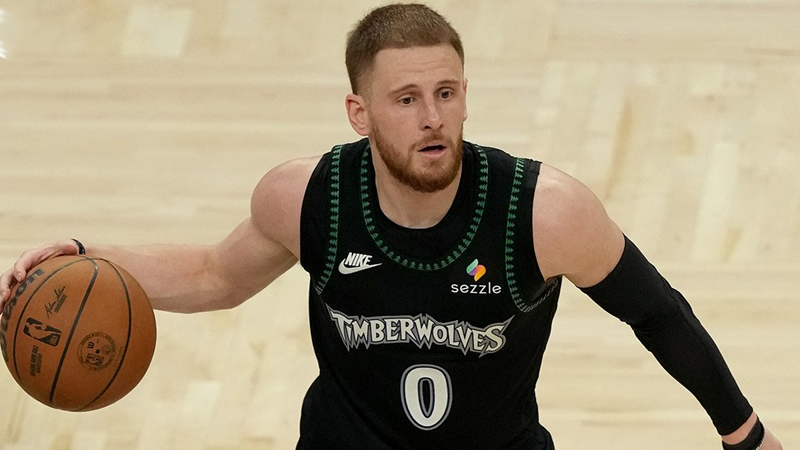 What Shoes Does Donte DiVincenzo Wear