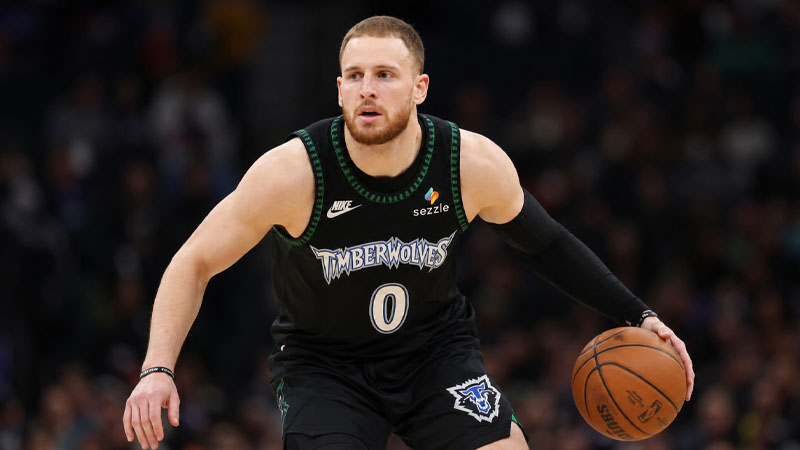 what nationality and ethnicity is donte divincenzo