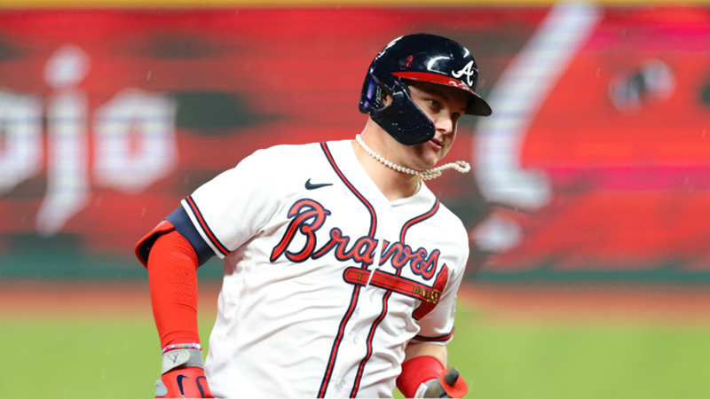 Atlanta Braves Wearing Pearls