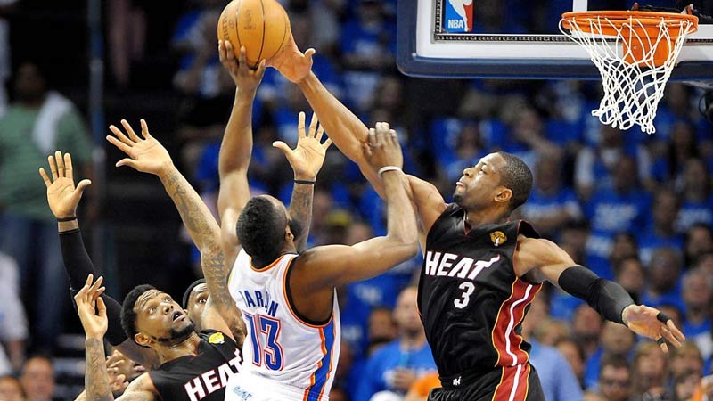 What Penalties Can a Basketball Player Get Because of Blocking?
