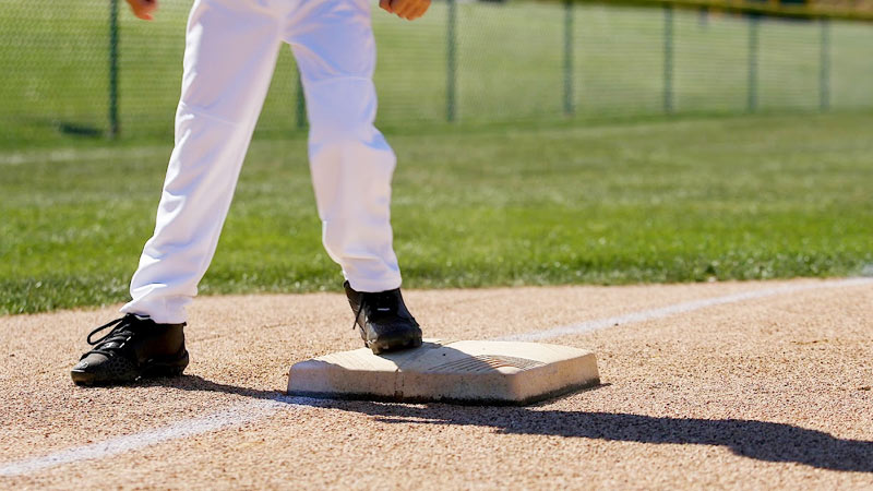 Why Do Base Runners Run Around The Bases In Baseball