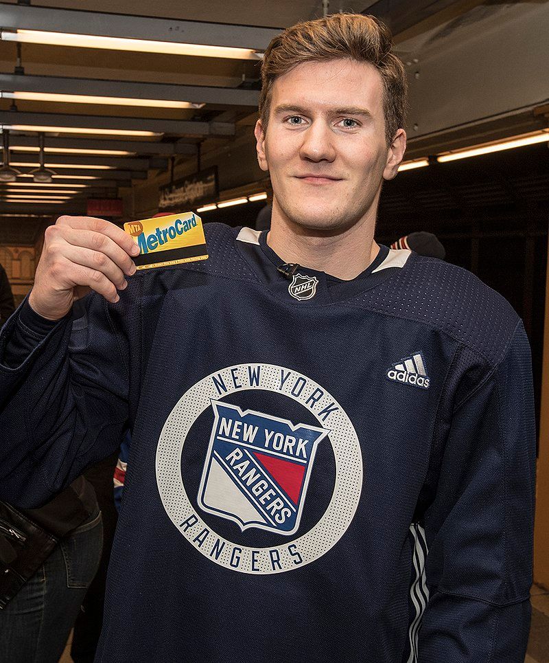 Adam_Fox_(ice_hockey)__31