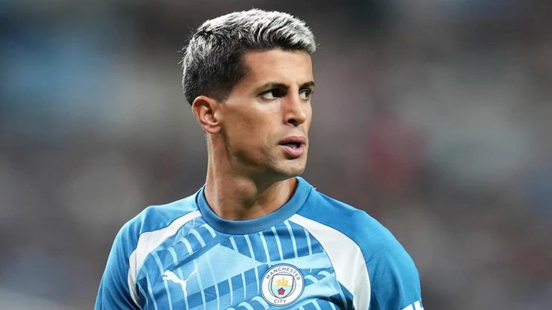 Barcelona and Manchester City Near Loan Deal for João Cancelo with Option to Buy