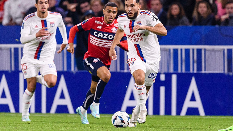 How to Play as an Attacking Midfielder