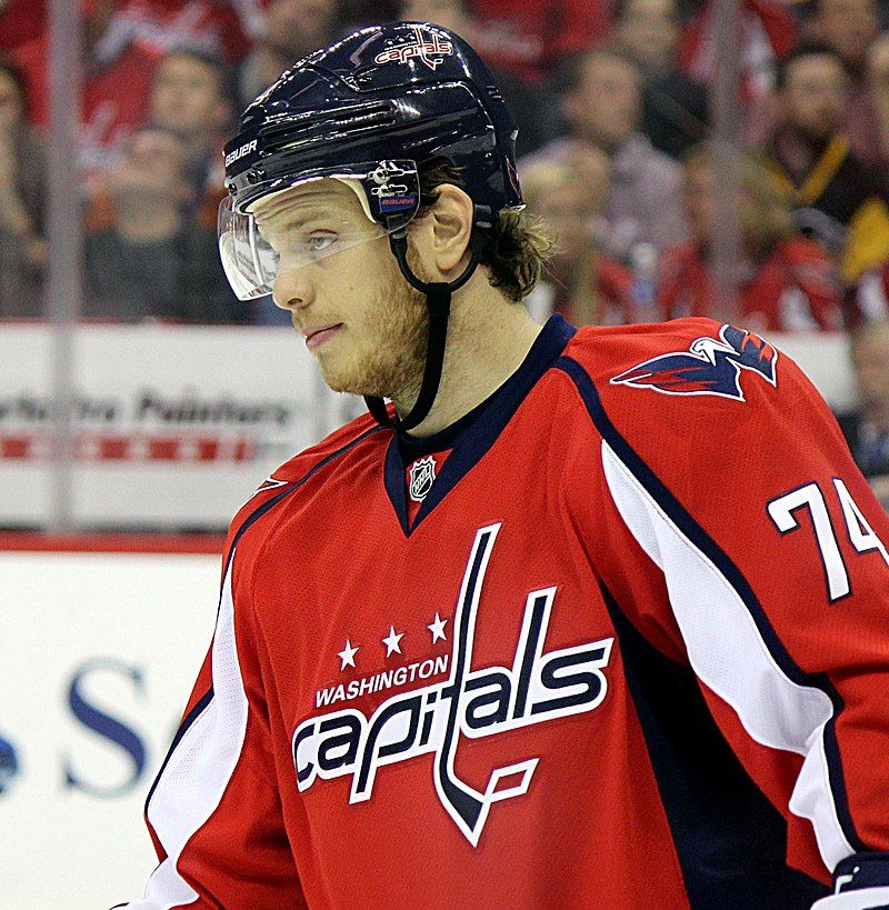 John_Carlson_(ice_hockey)__4