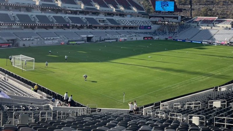 Upper Tier, Corner