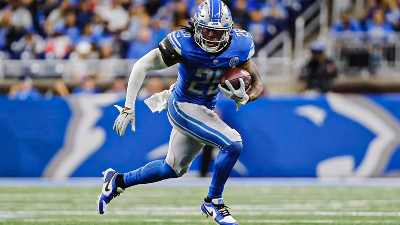 Player Roles and Responsibilities in Football Shotgun Formation