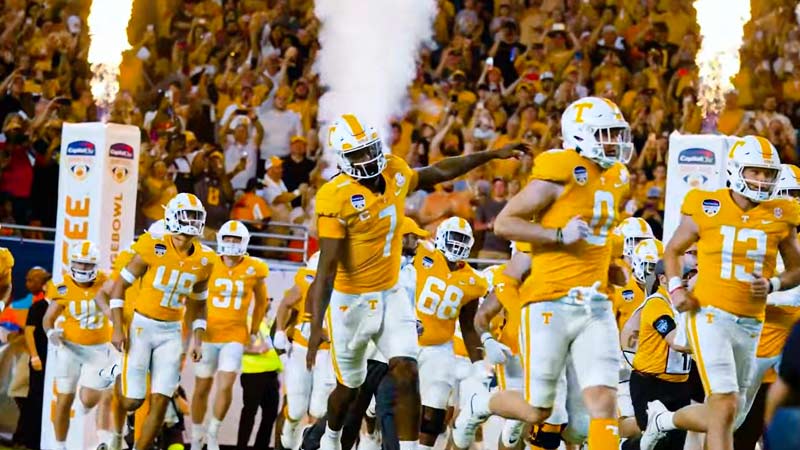 Teams Go to the Orange Bowl