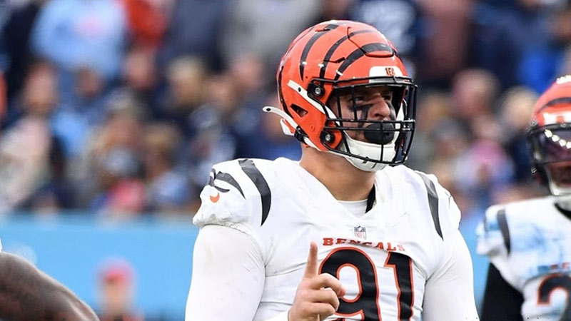 Does Not Wearing Gloves Make Trey Hendrickson Stand Out in the NFL?