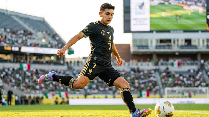 How Much Does Gilberto Mora Make