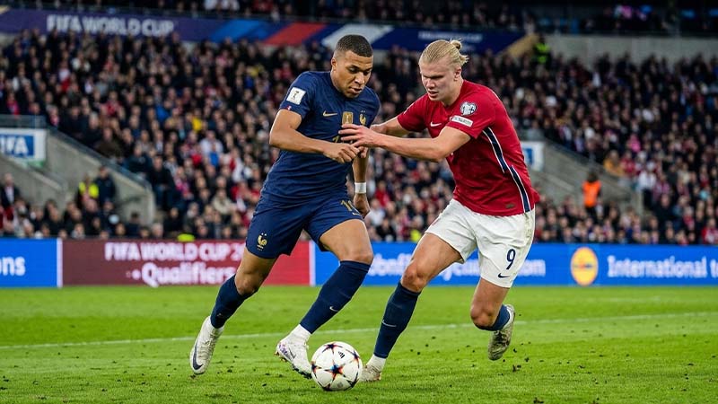 Kylian Mbappé vs Erling Haaland