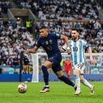 Kylian Mbappé vs Lionel Messi