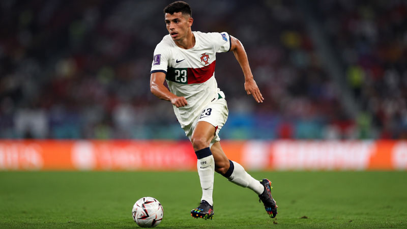 Why is Matheus Nunes Playing Right Back