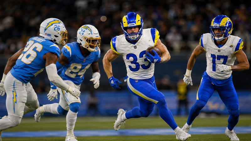 Why Joe Buck questions the hype around the Rams