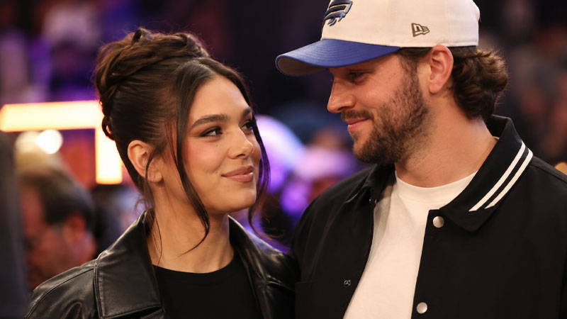 how did josh allen and hailee steinfeld meet