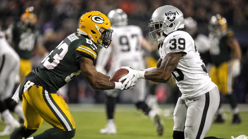 how do nfl trades work