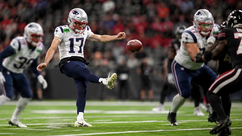 what does a punter do in the nfl