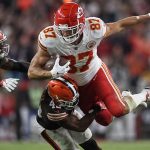 what does a tight end do in the nfl