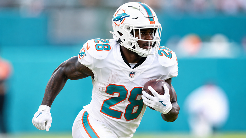 de'von achane contract