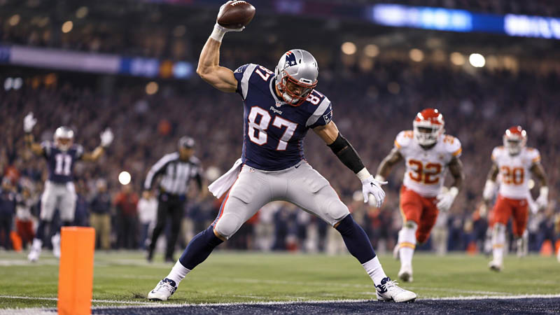 why do nfl teams spike the ball